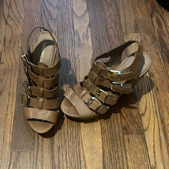 Madden Girl Wedges - Picture 3 of 4